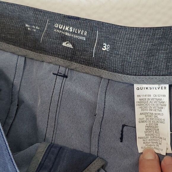 Quicksilver Men's Amphibians Blue Shorts, size 38 - Picture 3 of 7